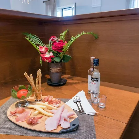 Dorathea Boutique Apt Holiday home